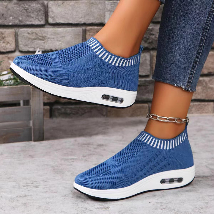Dame Slip-On Sneakers med åndbart strikoverflade og støddæmpende sål Stilla