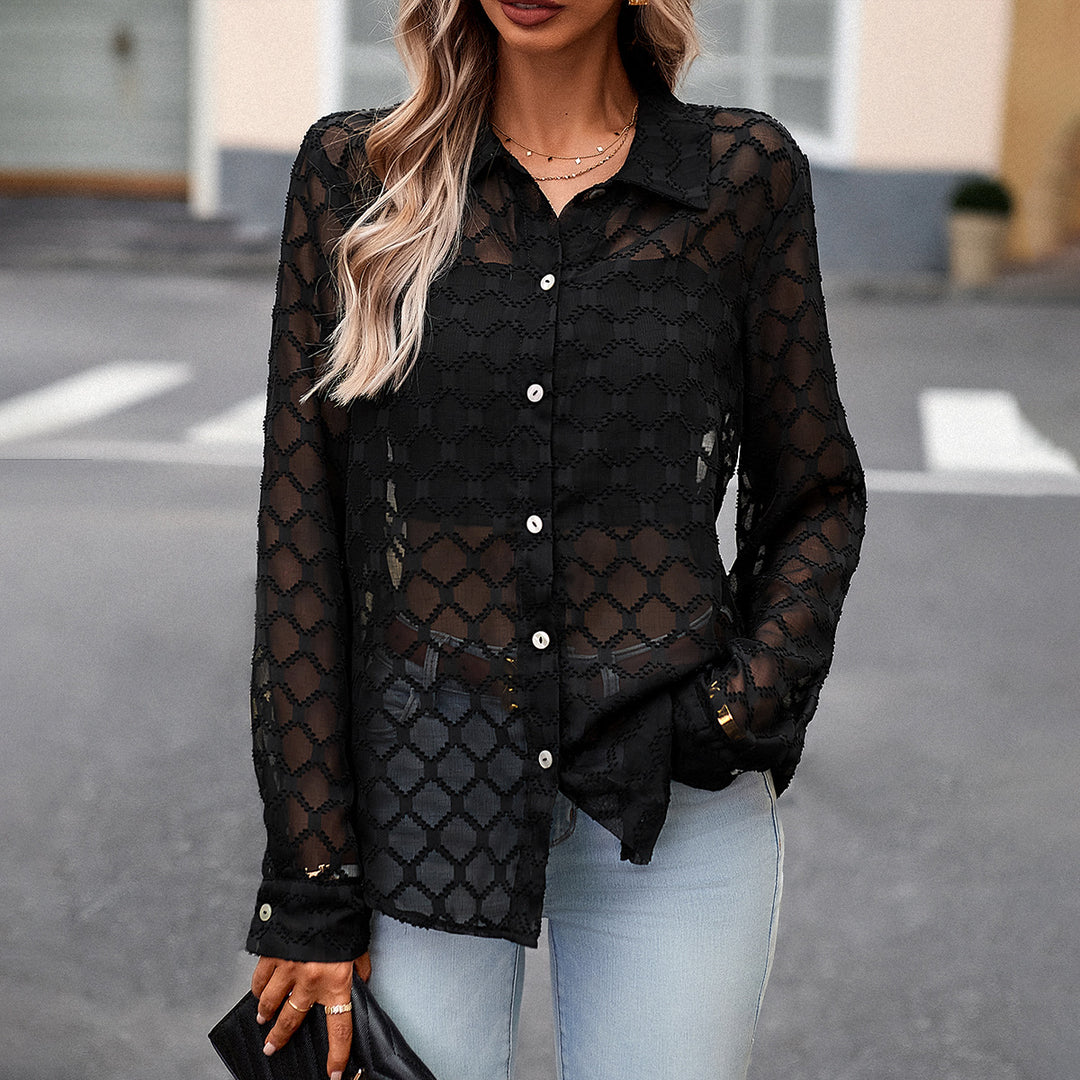 Dame Transparent Bluse med geometrisk mønster og elegante knapdetaljer Stilla