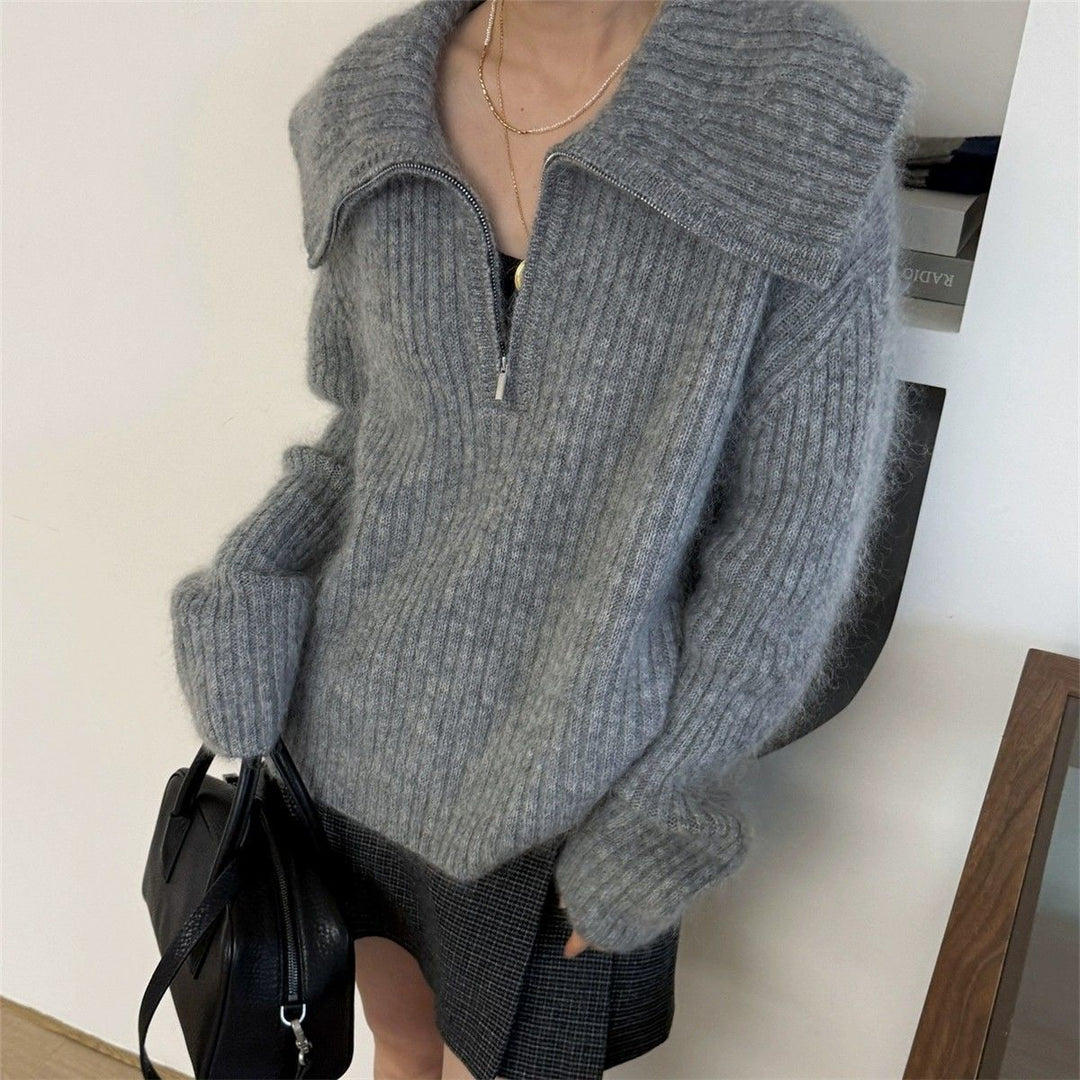 Kvinders strikket sweater med stor krave og lynlås Stilla