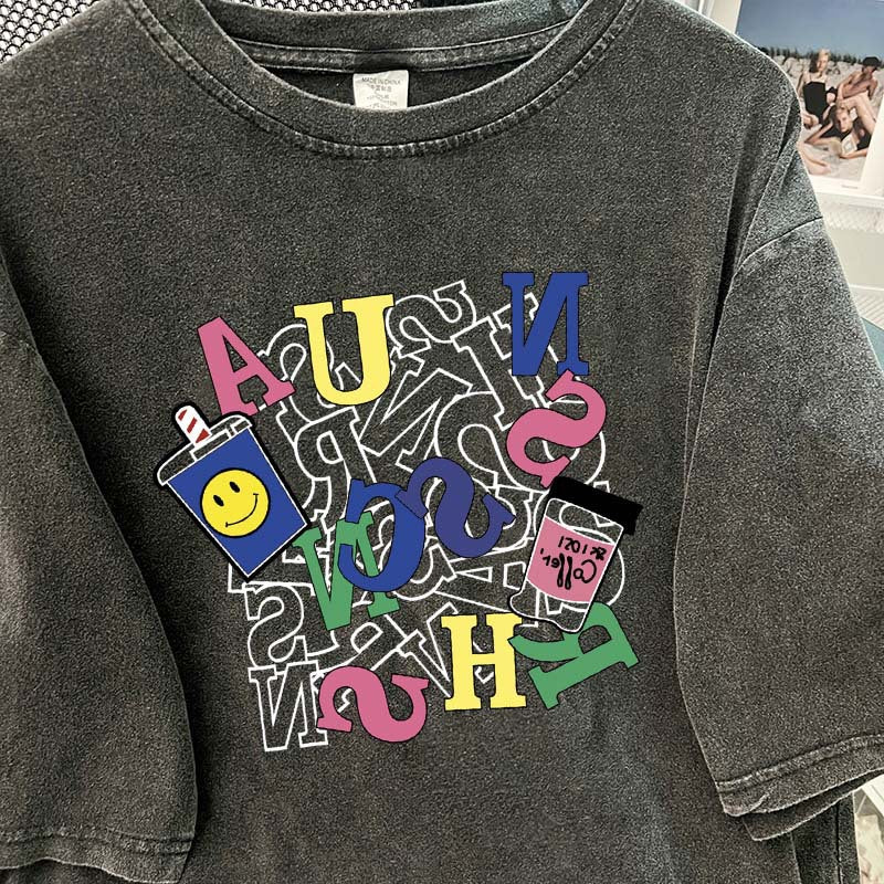 Dame T-shirt i afslappet oversized stil med kreativ grafisk tryk Stilla