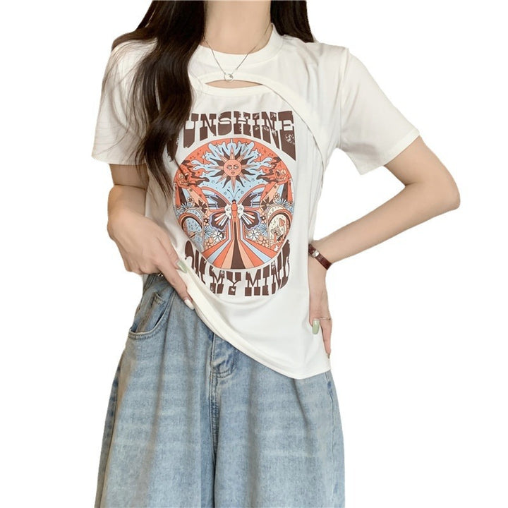 Femme Kunstnerisk Grafik-T-shirt med unikt udskæring detalje Stilla