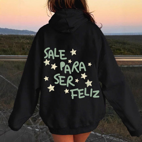 Kvinders hoodie sweatshirt med kreativ skrifttype og iøjnefaldende design Skovae