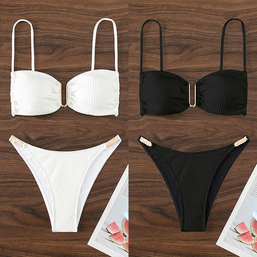 Dame Bikini-sæt med raffinerede flæser og gyldne accenter Skovae