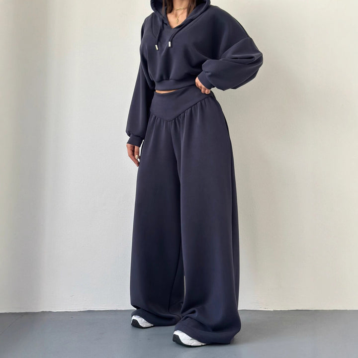 Kvinders afslappede sports loungewear sæt med cropped hoodie og brede bukser