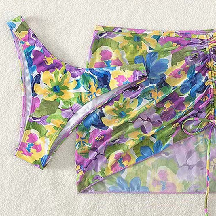 Dame trekantet blomstertil bikini med justerbar sarong Stilla