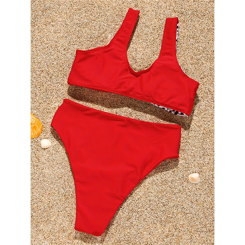Dame Triangel-Bikini med moderne farveblok-design Skovae
