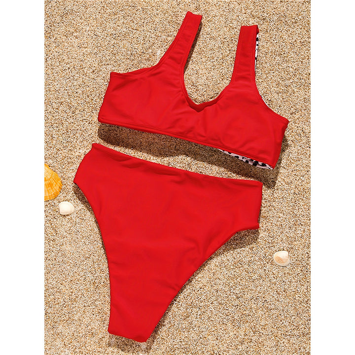 Dame Triangel-Bikini med moderne farveblok-design Skovae