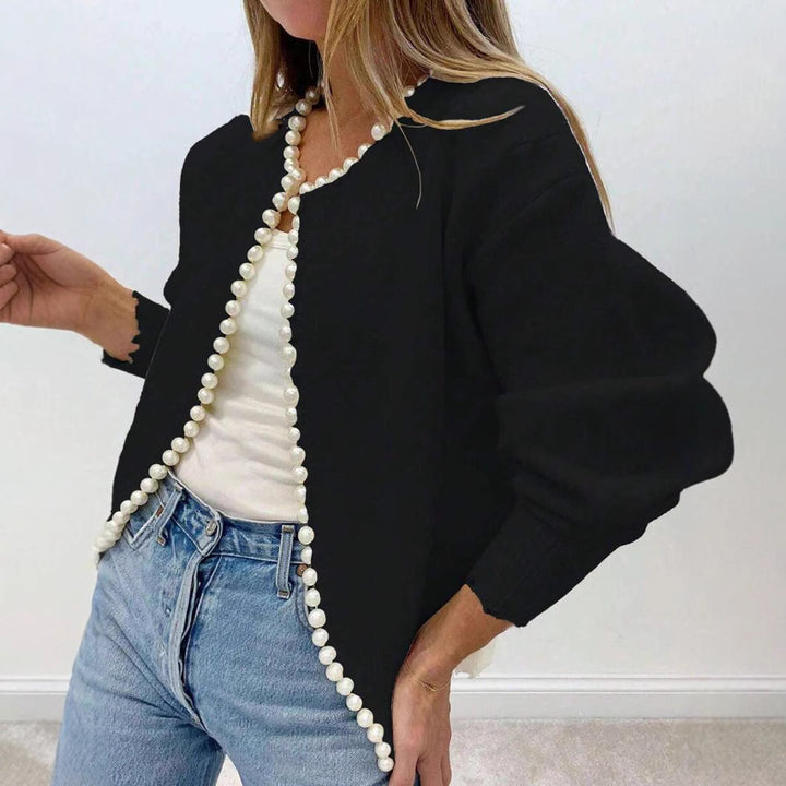 Kvinders elegante cardigan med perleprydede knapdetaljer og moderne snit Stilla