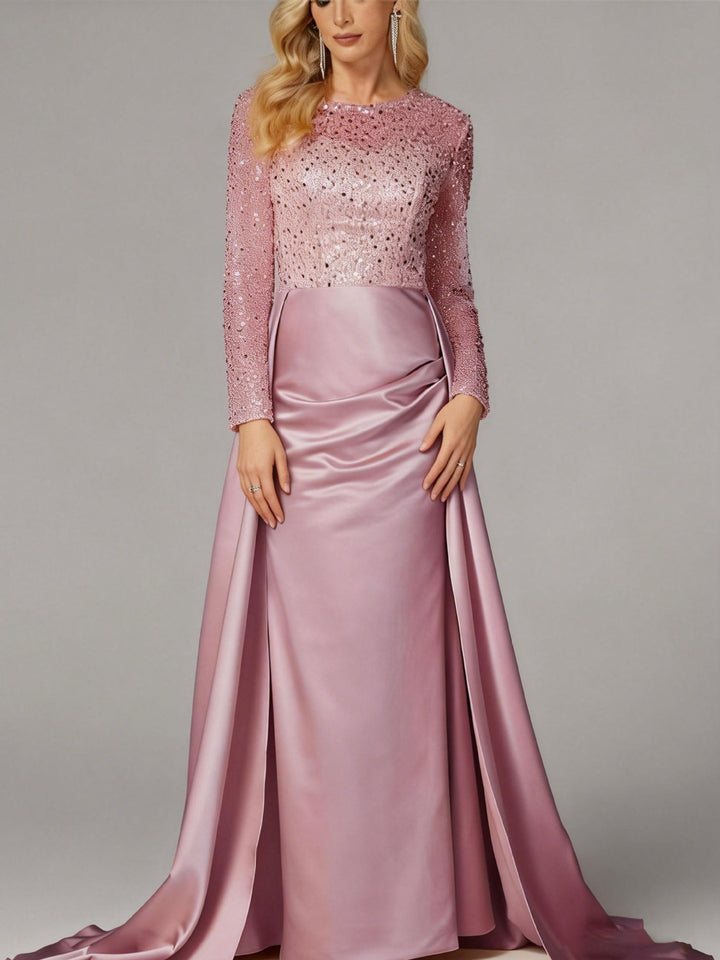 Kvinders aftenkjole med glitrende paillet top og elegant satin nederdel