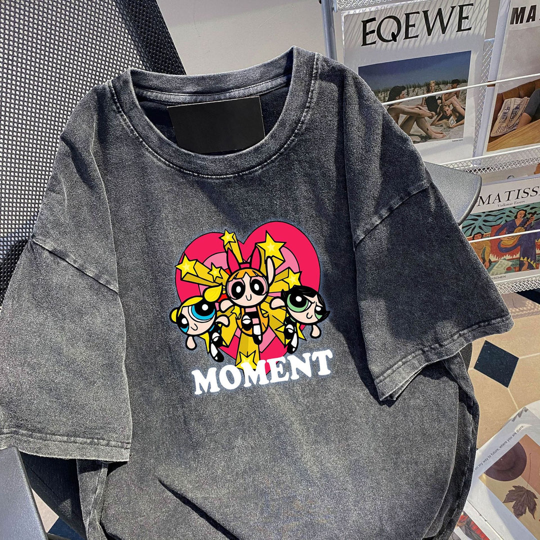 Dame T-shirt med legende cartoon-print og afslappet snit Stilla
