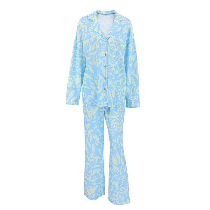 Dame usædvanligt pyjamas-sæt med store geometriske mønstre og lette, åndbare materialer Stilla