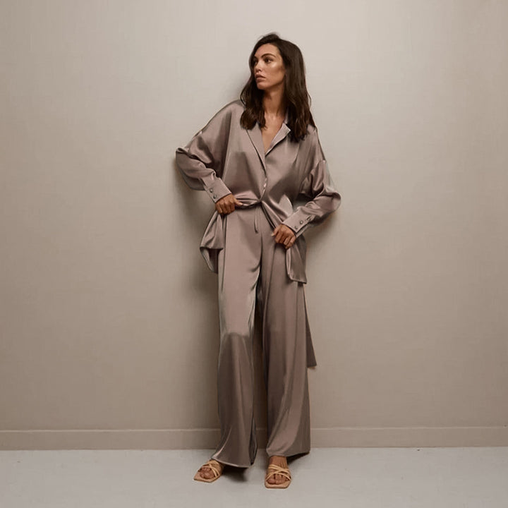 Dame Satin Pyjamas Sæt med elegante knapdetaljer og komfortabel pasform Stilla