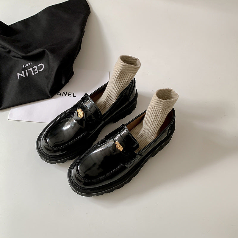 Dame Chunky Loafer med blankt overmateriale og robust profil Stilla