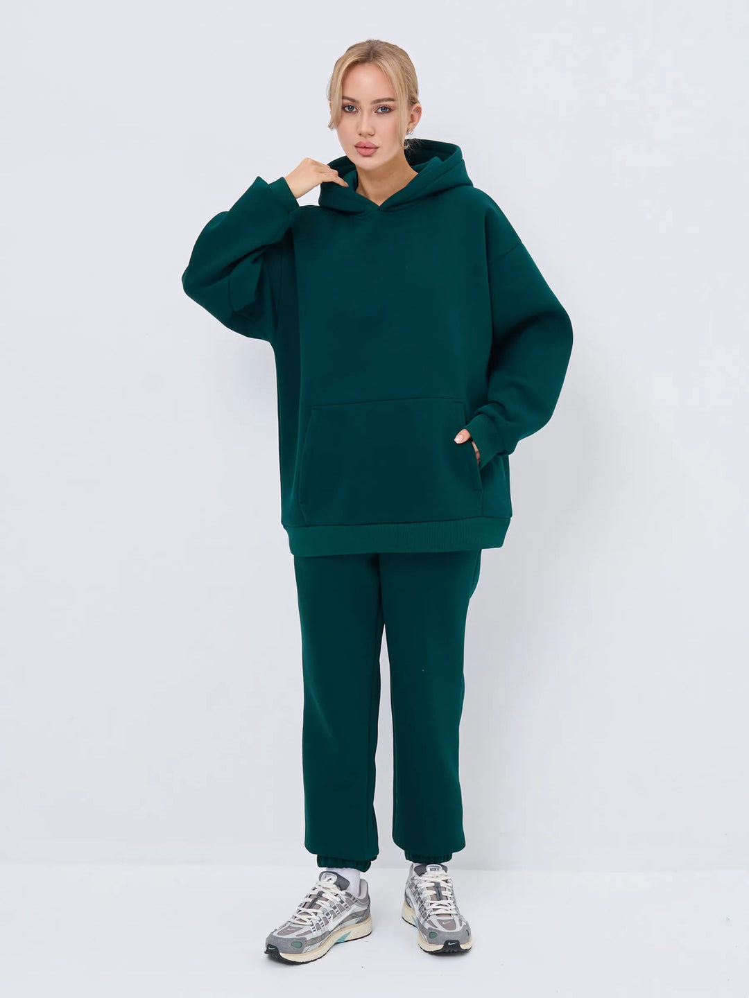 Dame Oversized Hoodie og Behagelige Joggingbukser i Moderne Design