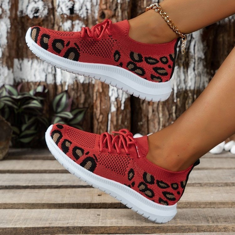 Dame Sporty og åndbare Sneakers med moderigtigt dyreprint Stilla