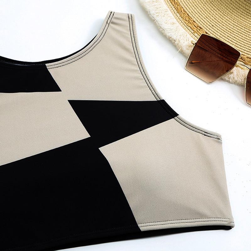 Dame Sporty Bikini-sæt med højhalset top og geometrisk design Stilla