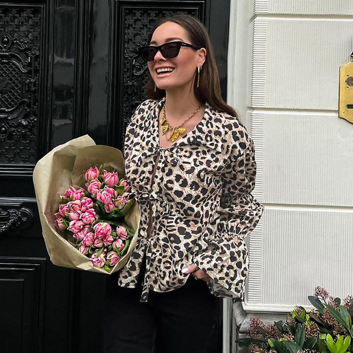 Dame Animal-Print Bluse med voluminøse ærmer og dekorativ knaplukning Stilla