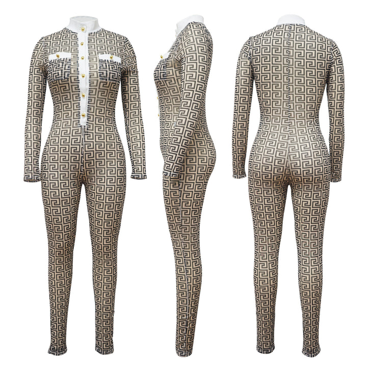 Dame tætsiddende jumpsuit med grafisk mønster og knaplukning Stilla