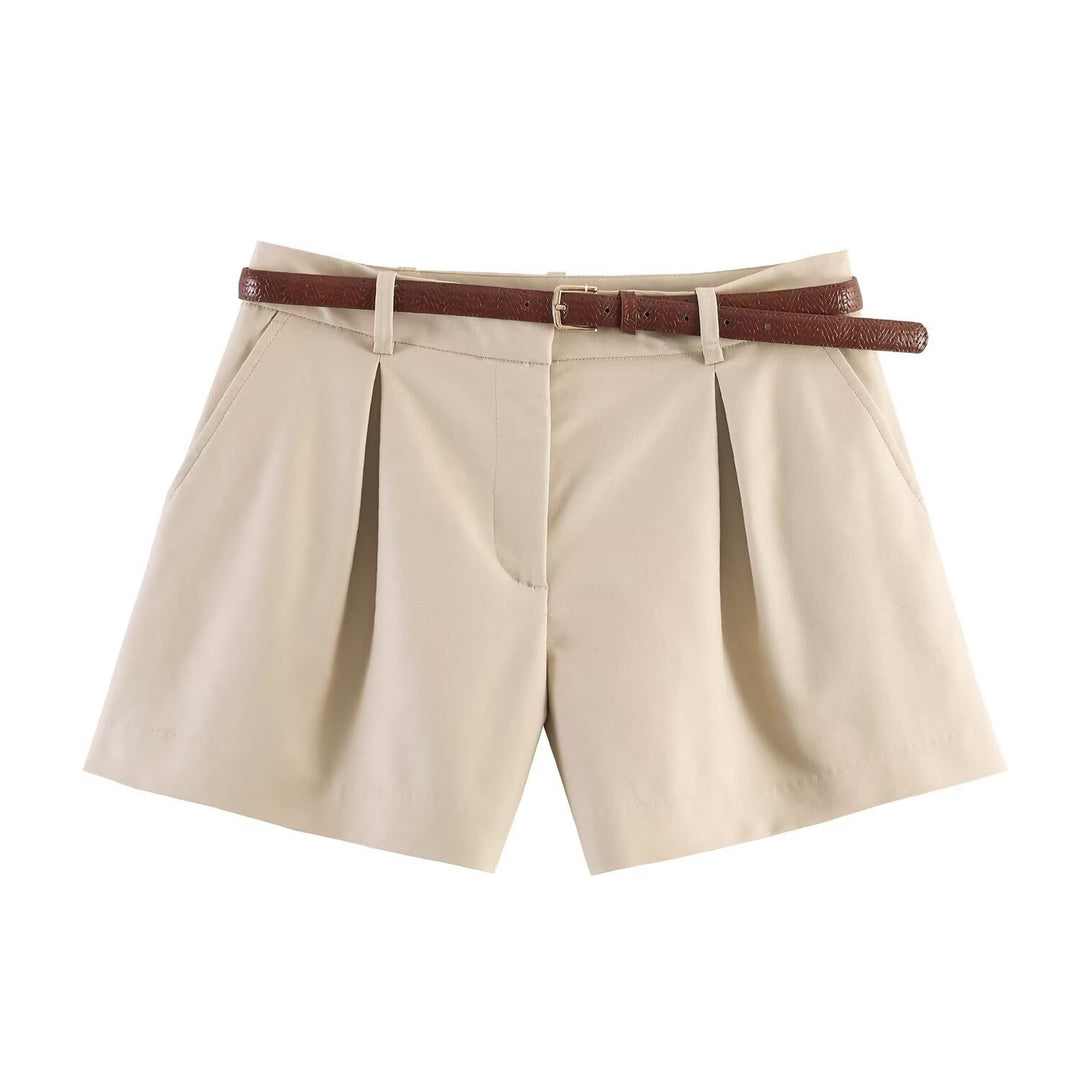 Dame klassiske shorts med elegante folder og bælte Skovae