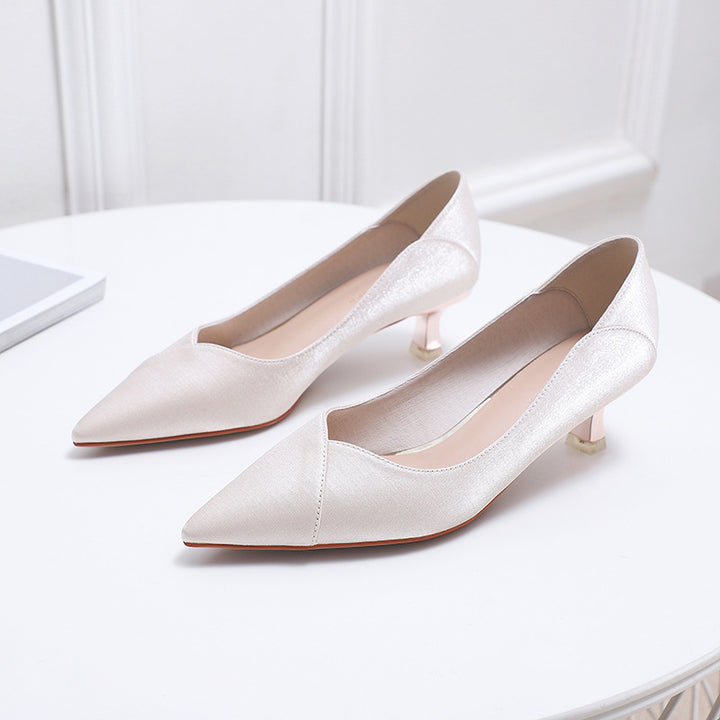 Dame Elegant Spidseskohæl Pump med Unik Metal Accent Stilla