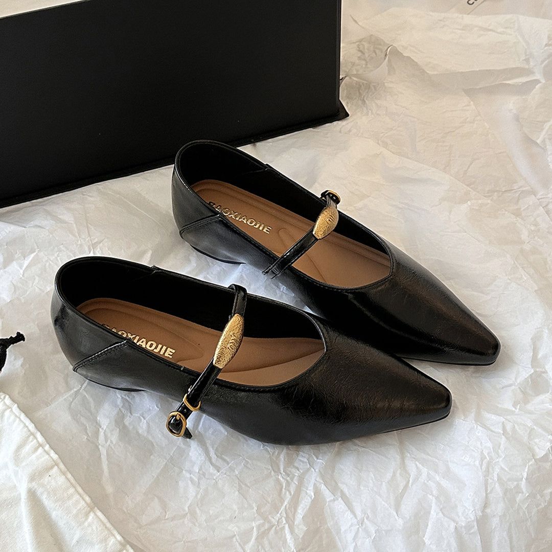 Femme Elegante Spidsesko med justerbar rem Stilla