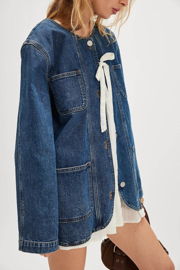 Dame Denim Overshirt med innovativt design og praktiske lommer Stilla