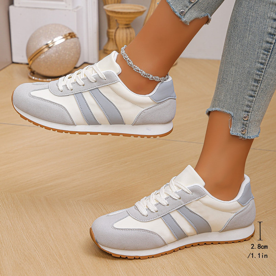 Dame Sporty Sneakers med åndbart overmateriale og skridsikker sål Stilla