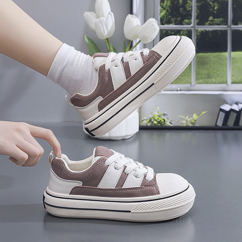 Dame mode Sneakers i sporty-elegant design med tyk gummisål Stilla