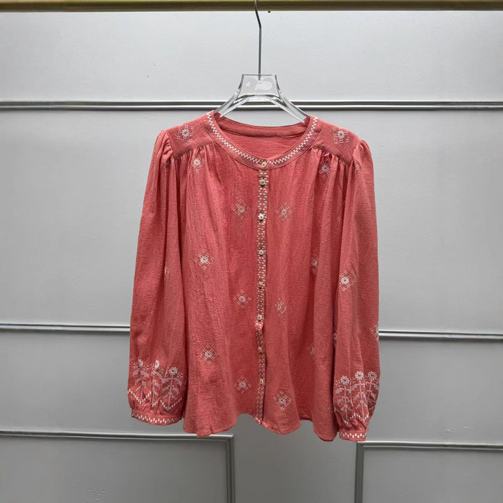 Dame romantisk bluse med broderet design og afslappet snit Stilla