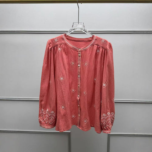 Dame romantisk bluse med broderet design og afslappet snit Stilla