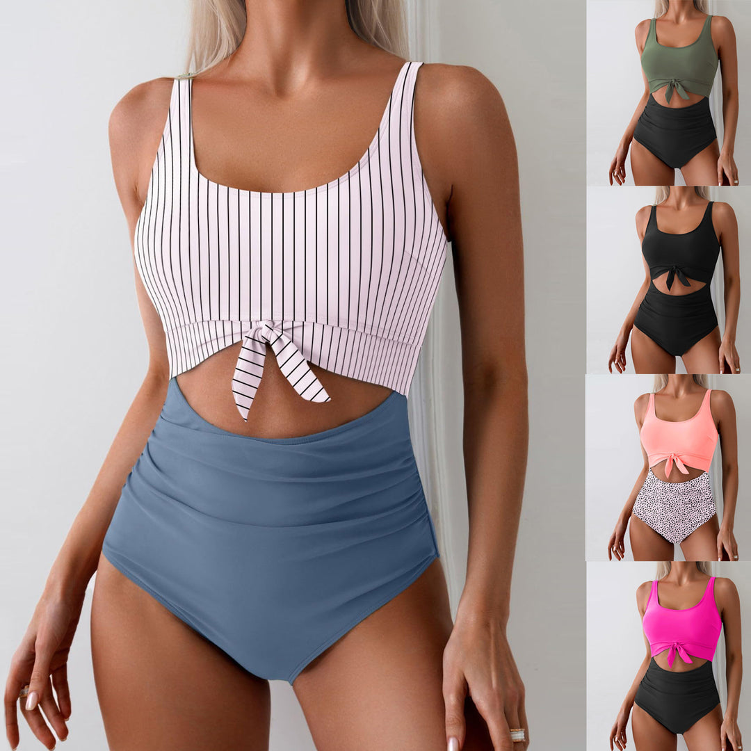 Dame One-Piece Badedragt med trendy Cut-Out-design og justerbar knude Skovae