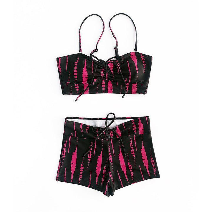 Dame bikini-sæt med moderigtigt crop-top og afslappede shorts Skovae