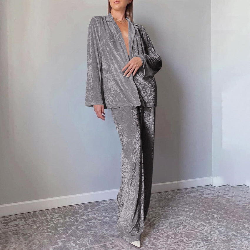 Dame velourssuit med elegant snit og afslappet fald Stilla