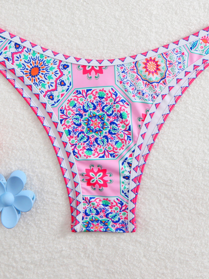 Dame Triangel-Bikini-Sæt med raffinerede flæser og elegant design Stilla