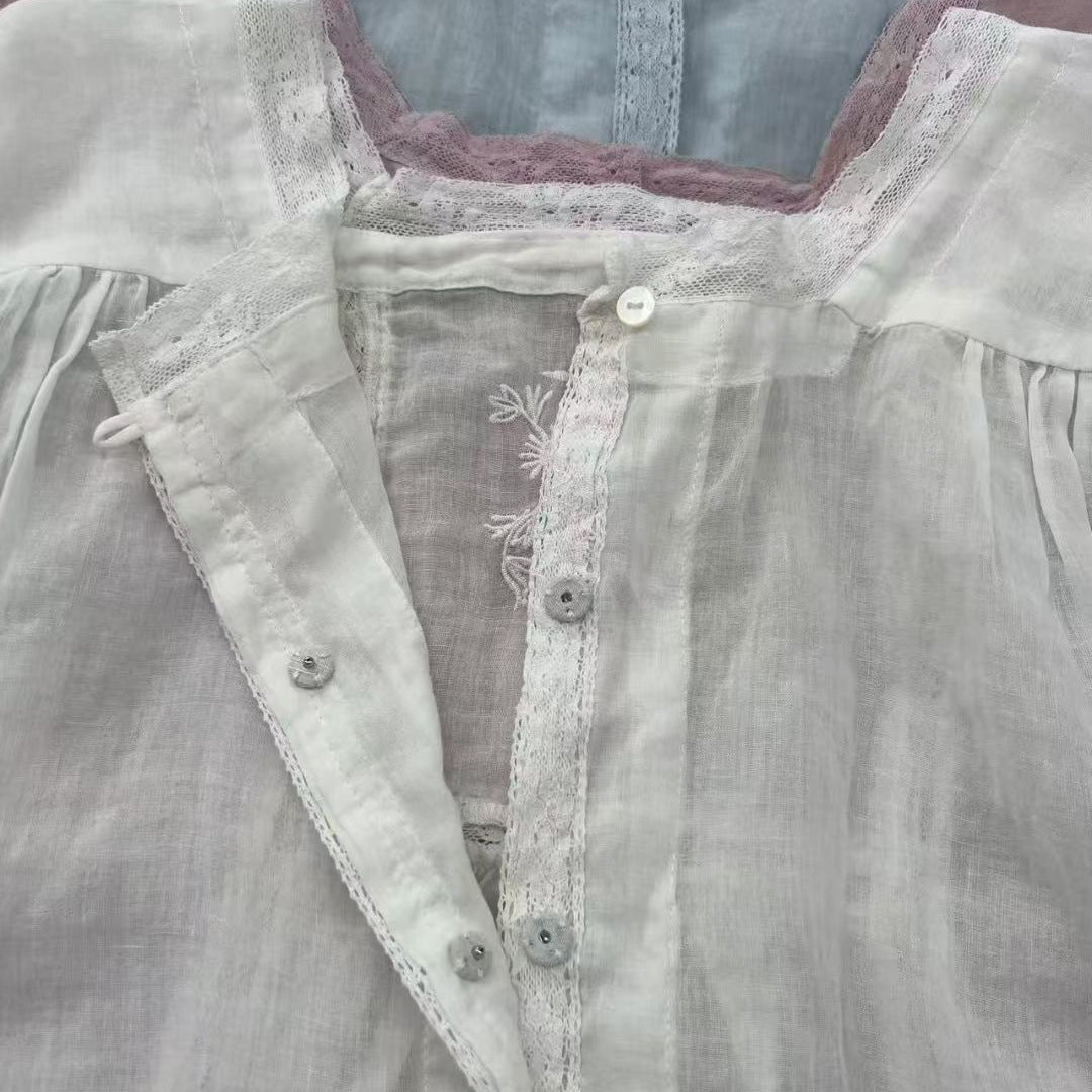 Femme Let Broderet Bluse Stilla