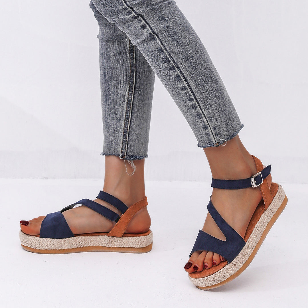 Dame Elegante og komfortable kile-sandaler med justerbar rem Stilla