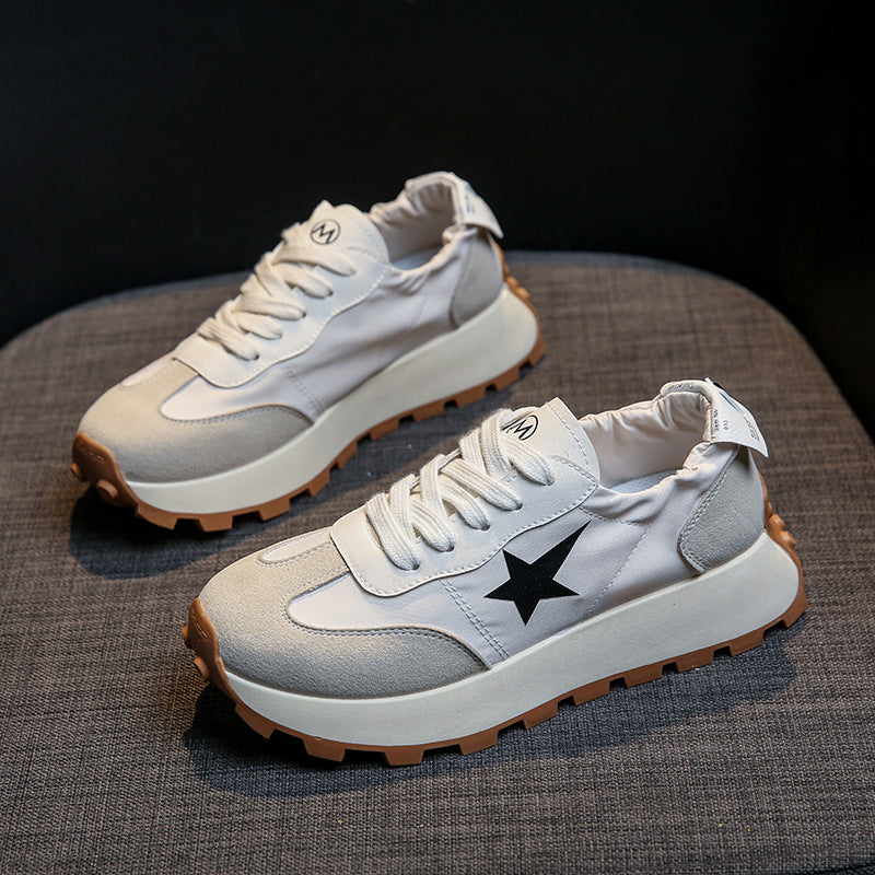 Dame Sneakers i sporty-moderne design med åndbar overfladestruktur og dæmpende sål Stilla