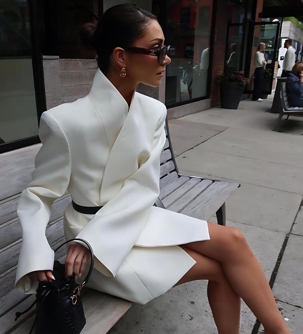 Dame Oversized Blazer-Kjole med tætsiddende bælte og elegant snit Stilla
