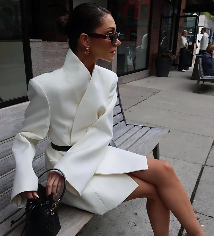 Dame Oversized Blazer-Kjole med tætsiddende bælte og elegant snit Stilla