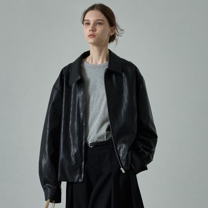 Dame læderjakke i afslappet oversized-stil med moderne detaljer Stilla