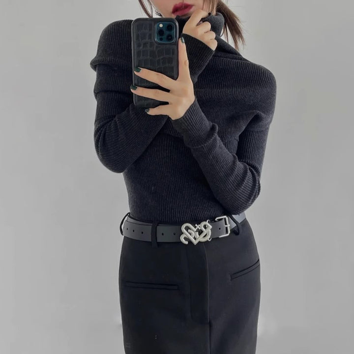 Damer hyggelig turtleneck pullover med elegant asymmetrisk silhuet og fint ribstrik Stilla