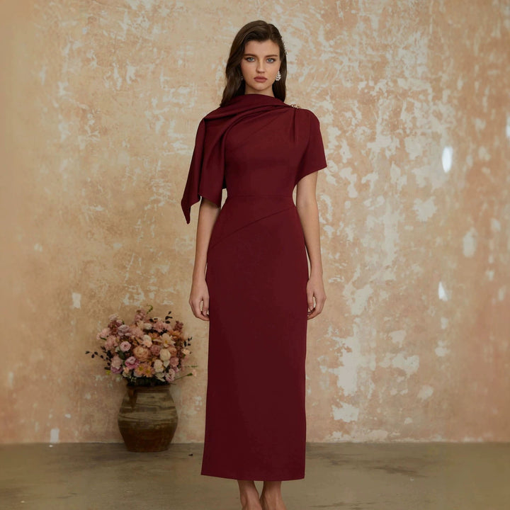 Dame Elegant aften kjole med off-shoulder design og raffinerede draperinger Skovae