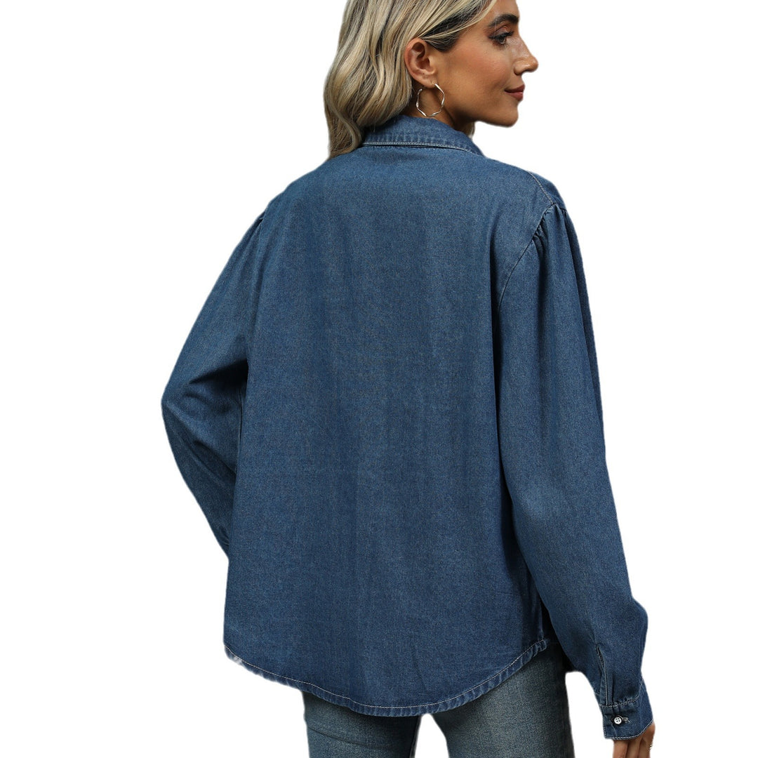 Dame denimskjorte med plisserede detaljer og elegant pasform Stilla