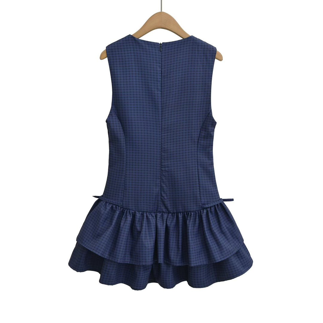 Dame sommerkjole med voluminøs ruffled skirt og moderne ternet mønster Skovae