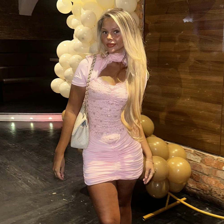 Damen Mini-Kleid mit sexy Rüschen und Spitzenakzenten Skovae