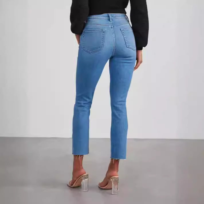 Dame tidløse jeans i moderne snit med cropped ben Skovae