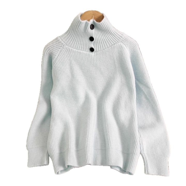 Kvinders varme højhalset sweater lavet af blødt strikket stof Stilla