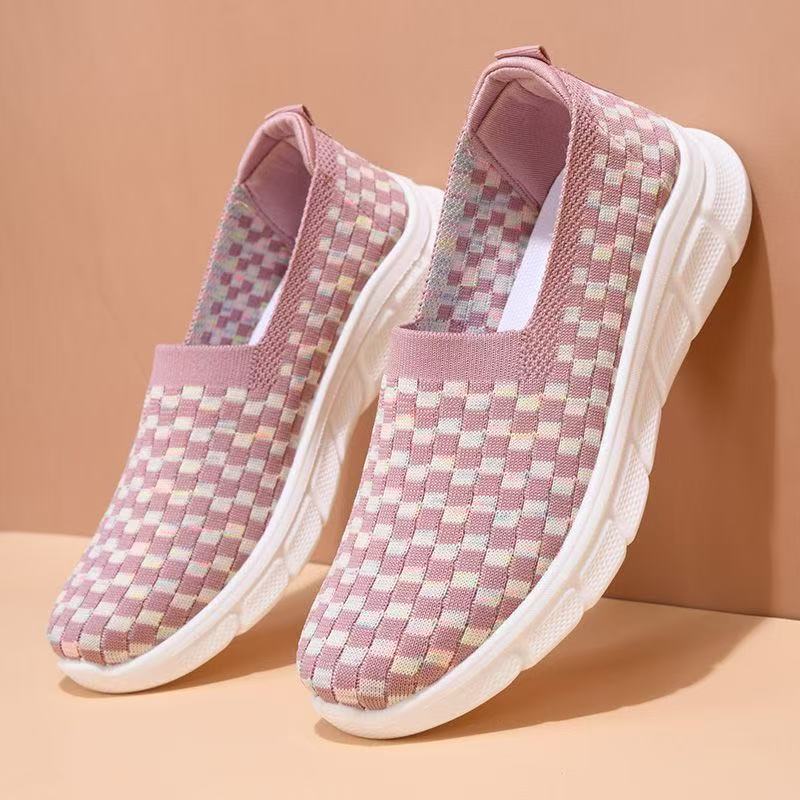 Damer Behagelige Slip-On Sneakers lavet af åndbart strikmateriale med skridsikker sål Stilla
