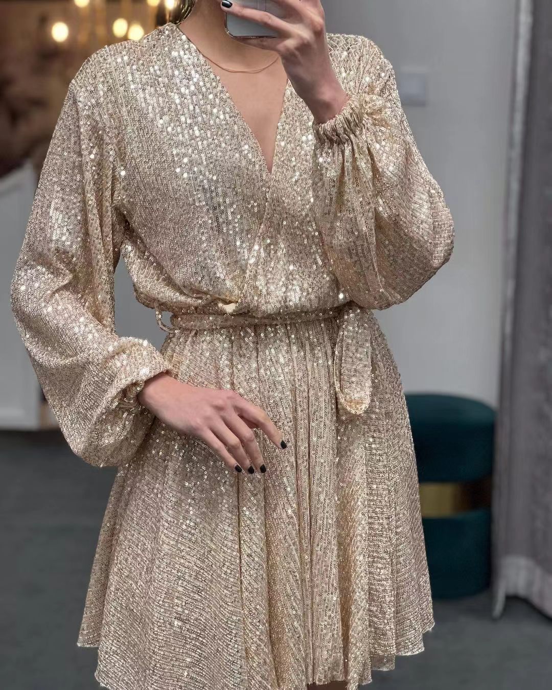 Dame Glamourøst Paillet-Kjole med dyb V-udskæring og ærmeløst Design Stilla