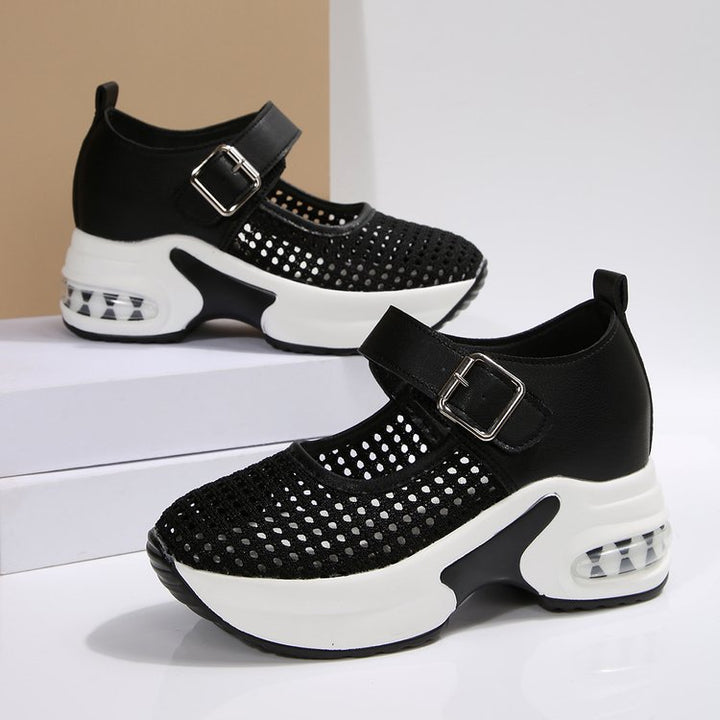 Dame nan Riemchen-sneaker i Mary-Jane-stil med synlig luftdæmpning og perforeret overmateriale Skovae